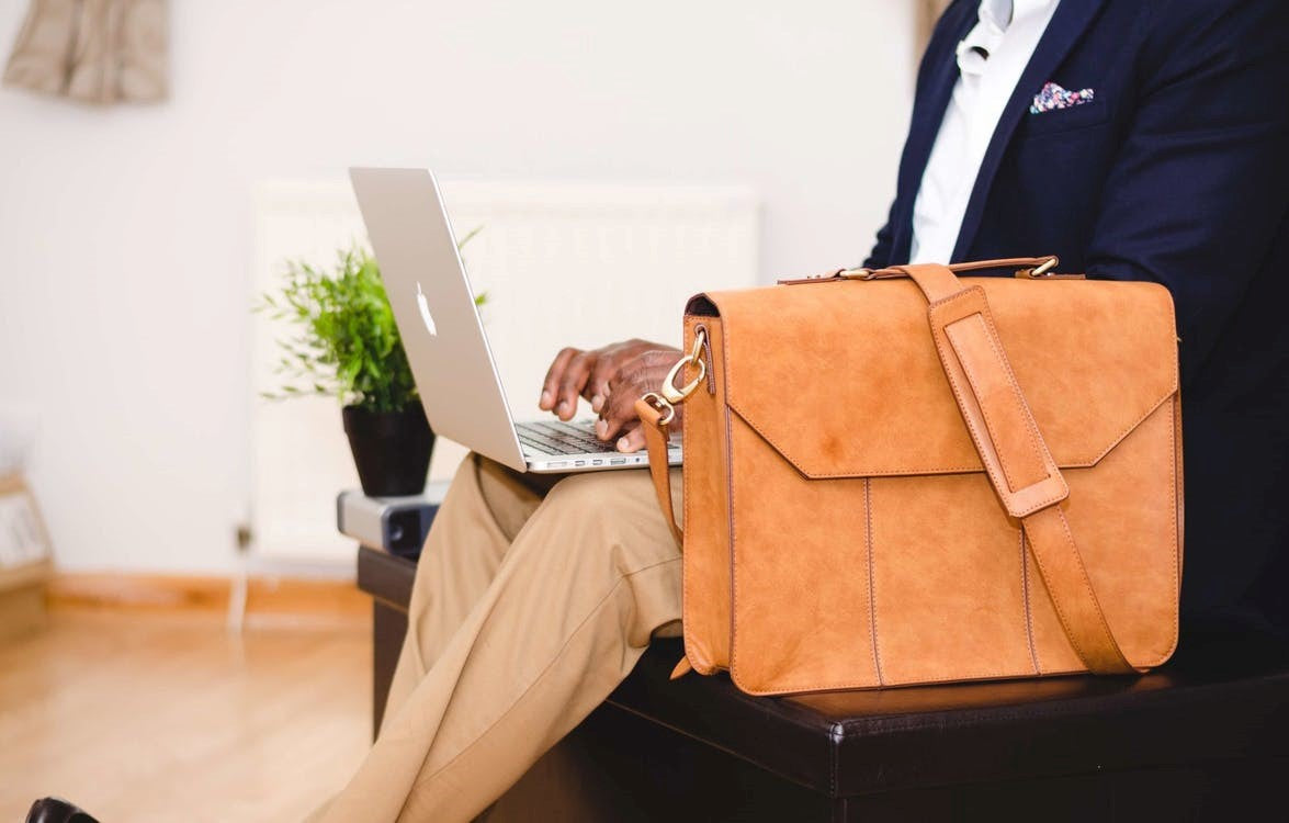 Men’s Leather Messenger Bag