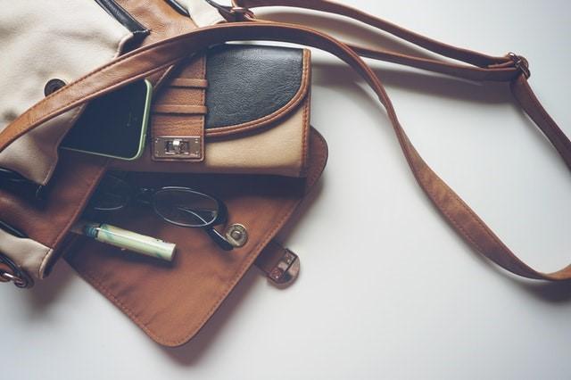Fashion Accessories: Choosing the Right Accessories for a Complete Look